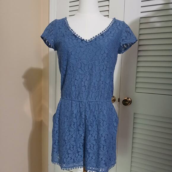 Lauren Conrad Size 2 periwinkle Shorts Romper Lace Pockets PomPoms Short-Sleeved - Picture 1 of 9